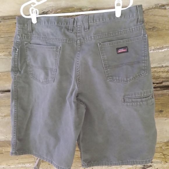 Dickies Other - Dickies Olive Canvas Cargo Shorts Size 38"